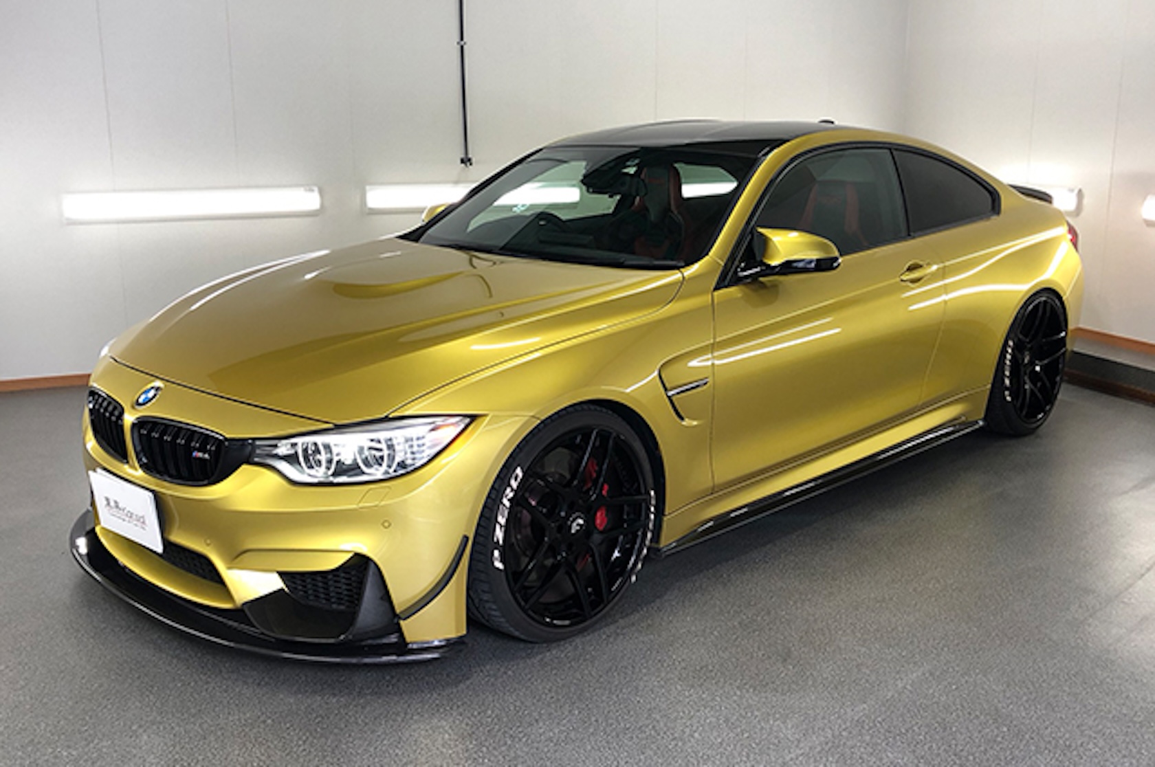 BMW M4 COUPE