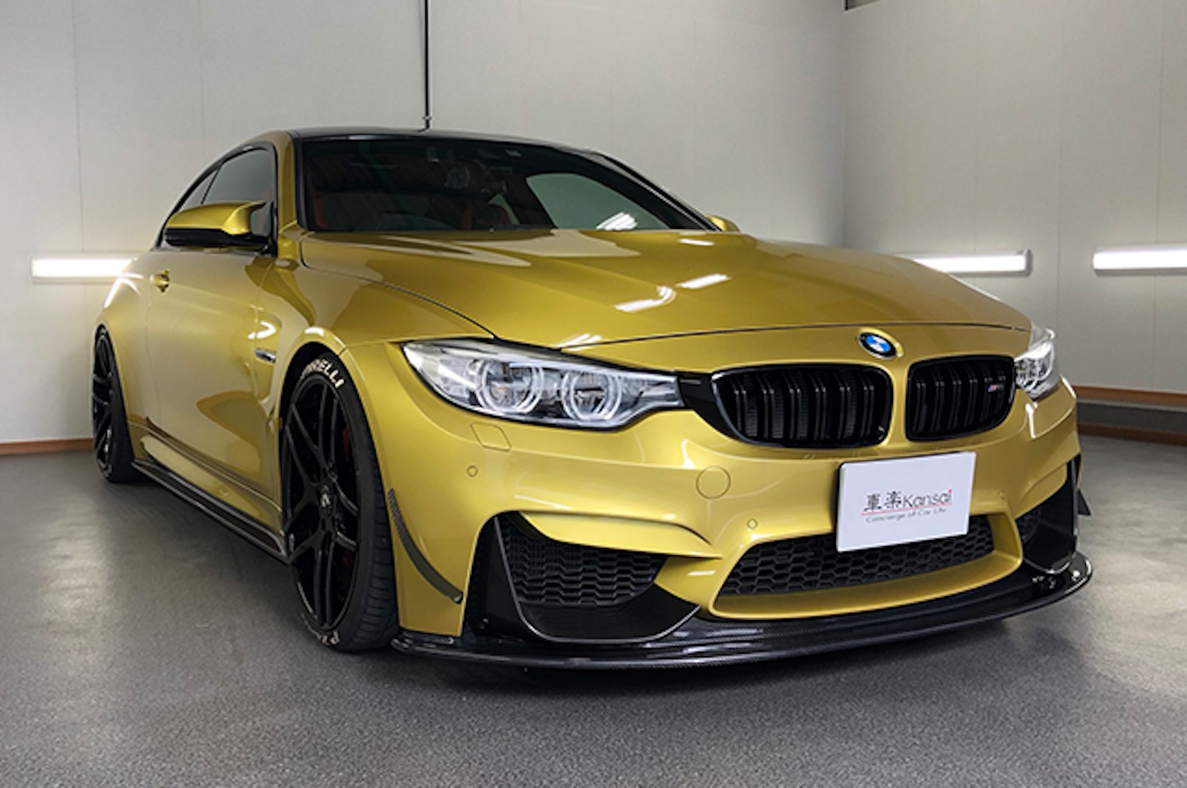 BMW M4 COUPE