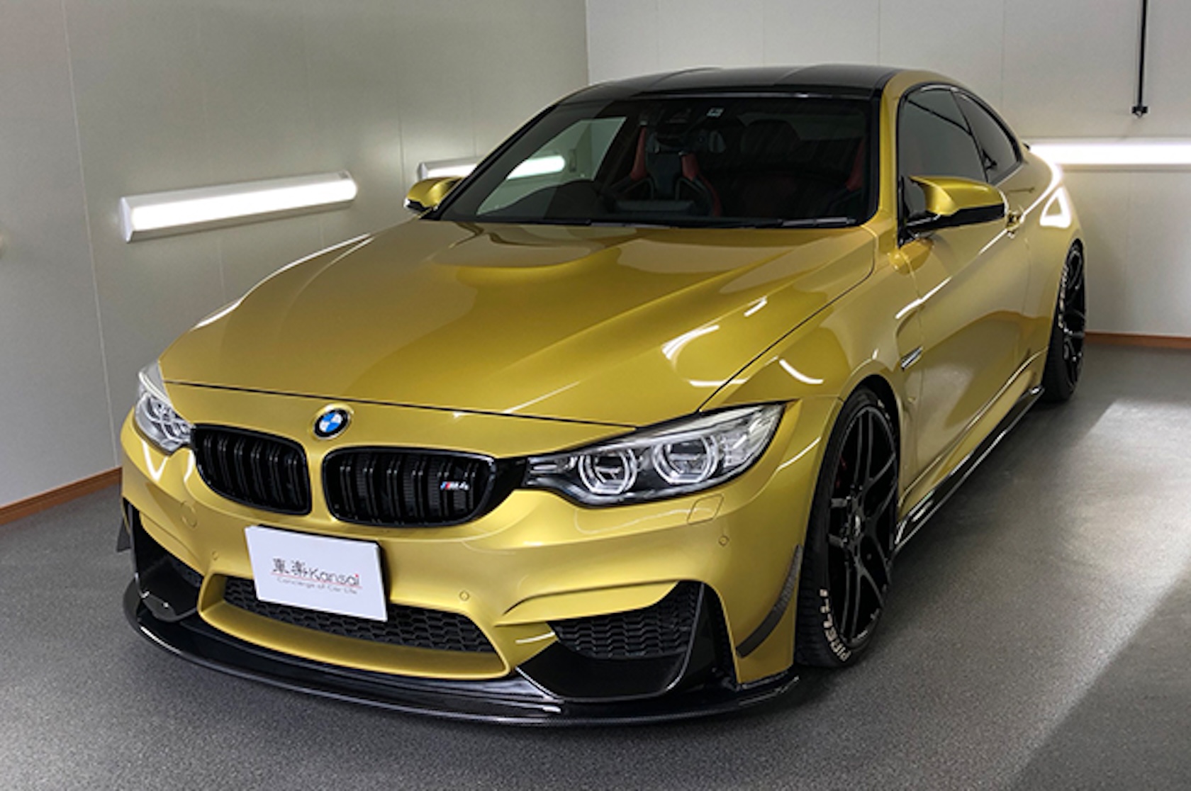 BMW M4 COUPE