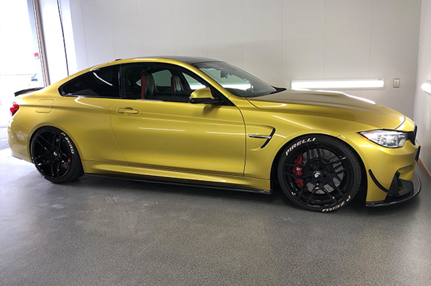 BMW M4 COUPE