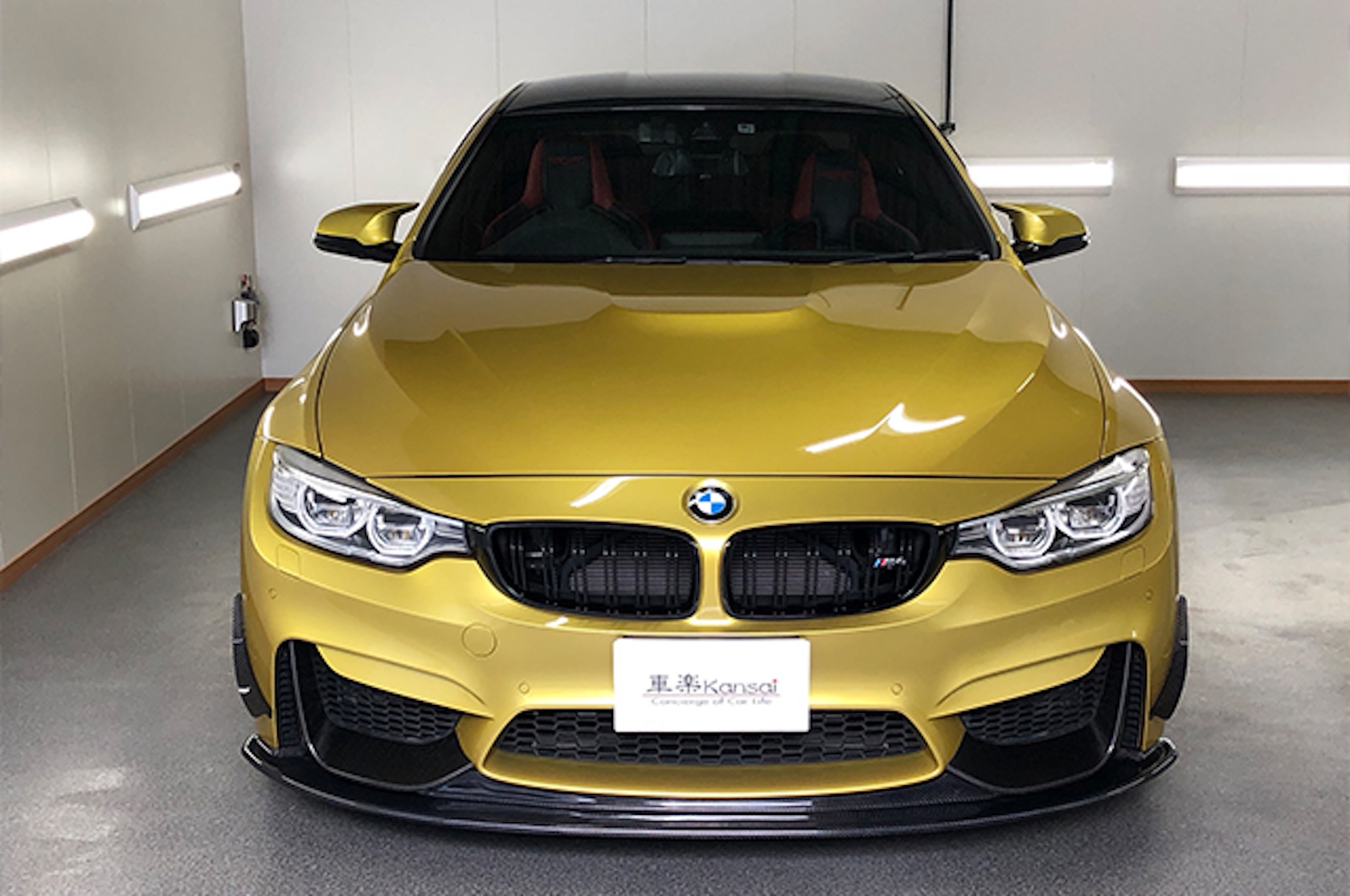 BMW M4 COUPE