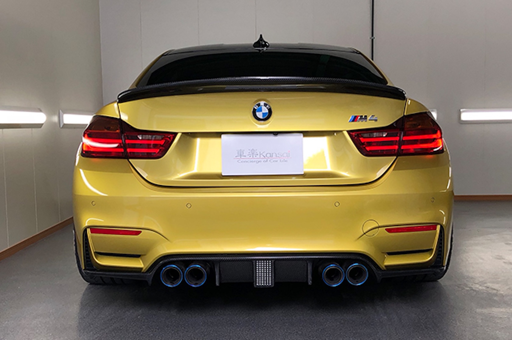 BMW M4 COUPE