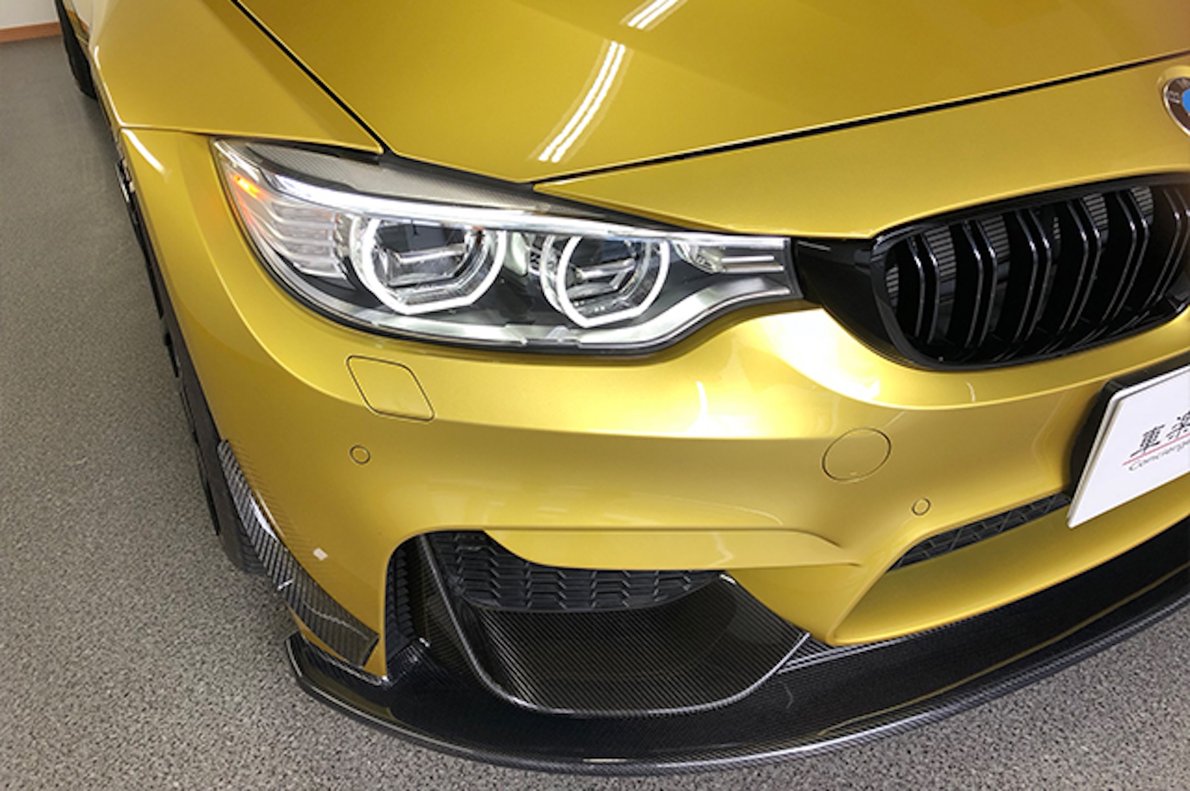 BMW M4 COUPE