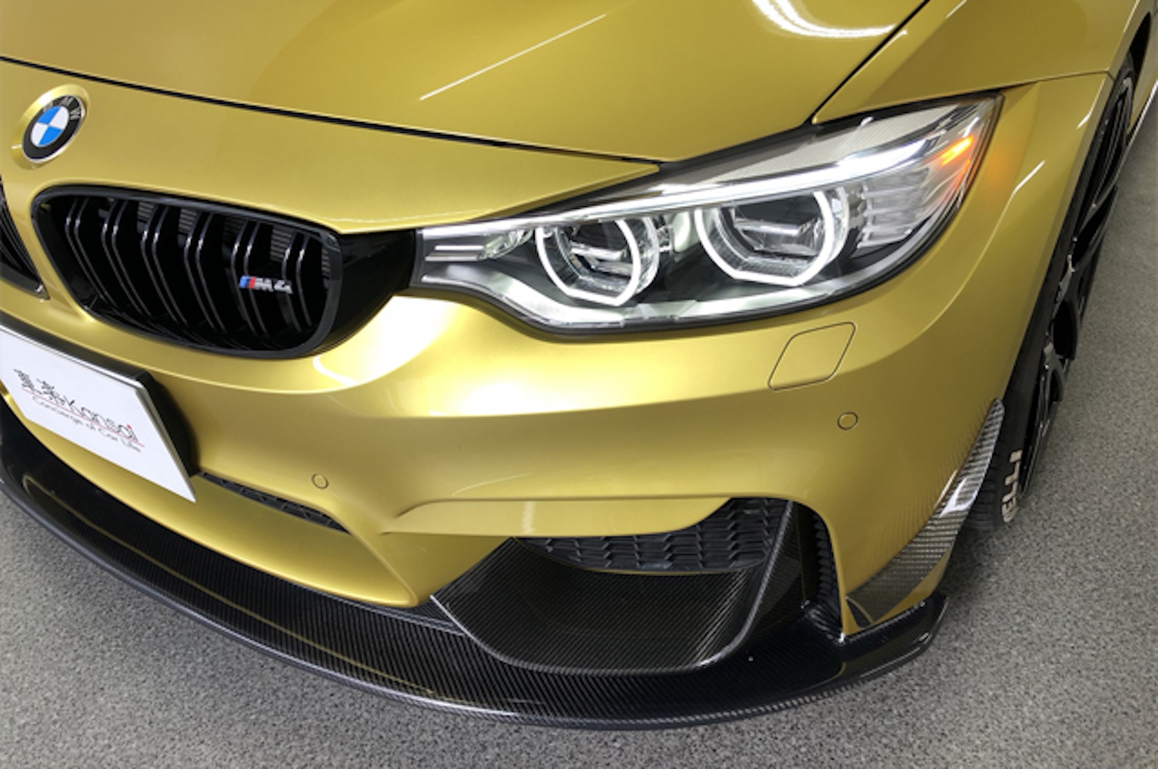 BMW M4 COUPE