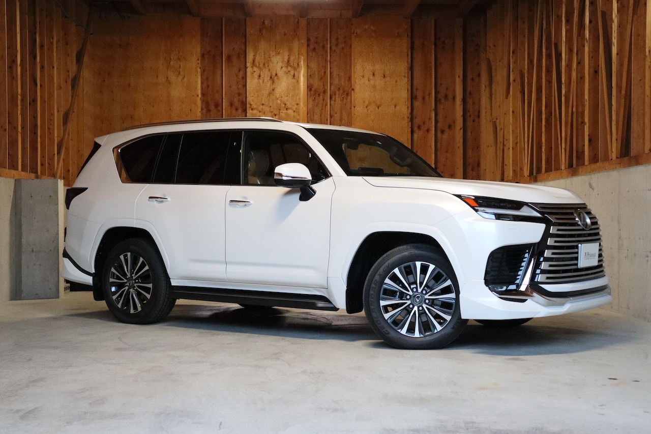 LEXUS LX600