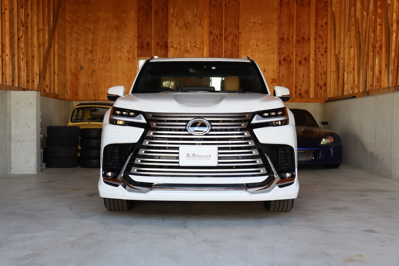 LEXUS LX600